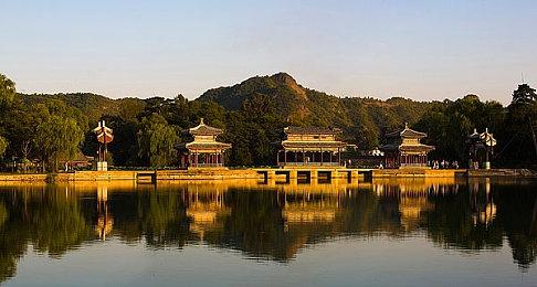 《明末：渊虚之羽》多个新截图 清凉女主vs鬼面Boss